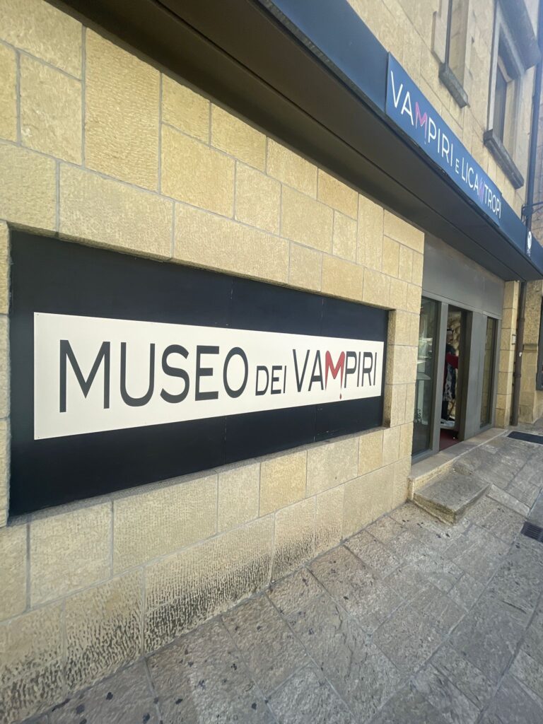 The entrance to San Marino's Vampire Museum with the name written in Italian: Museo dei Vampiri.