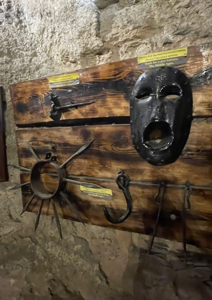 Torture instruments in Bender Fortress