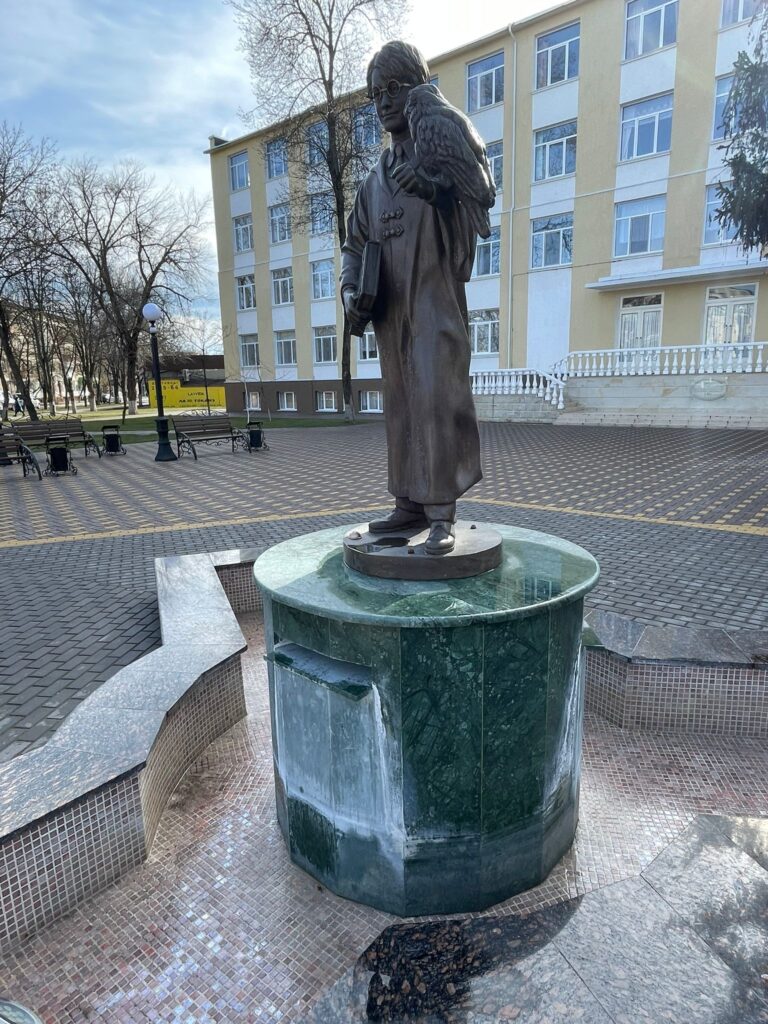 Harry Potter statue, Tiraspol