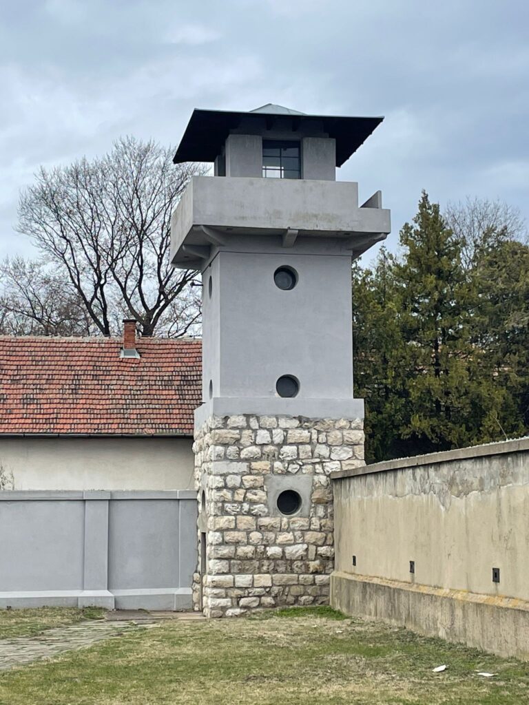 Crveni Krst watchtower
