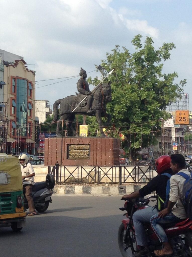 A statue of Husainganj Chauraha, next to Husainganj Station in Lucknow, India